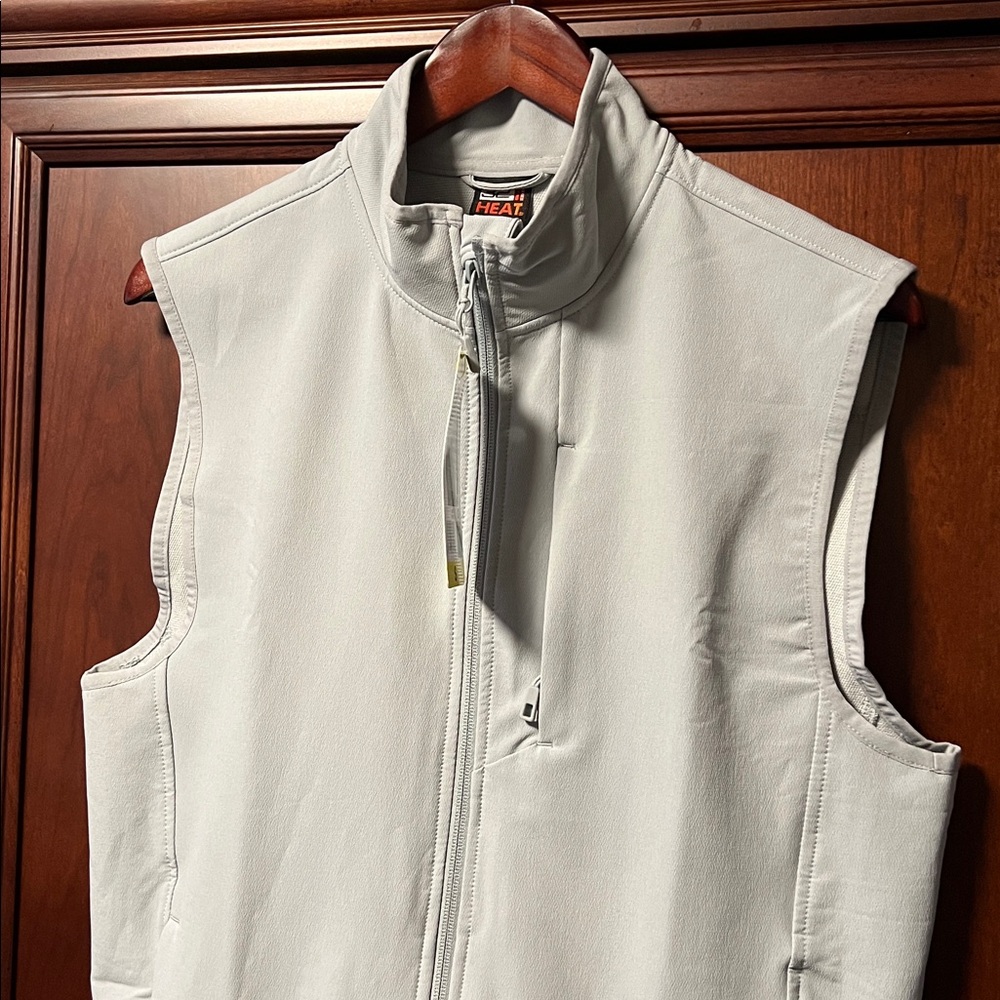 Brand New 32 Degrees Sportswear Heat Stretch Spandex Light Gray Sleeveless Vest!